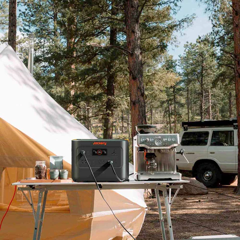 Jackery_Explorer_3000_v2_At_A_Campsite_480x480