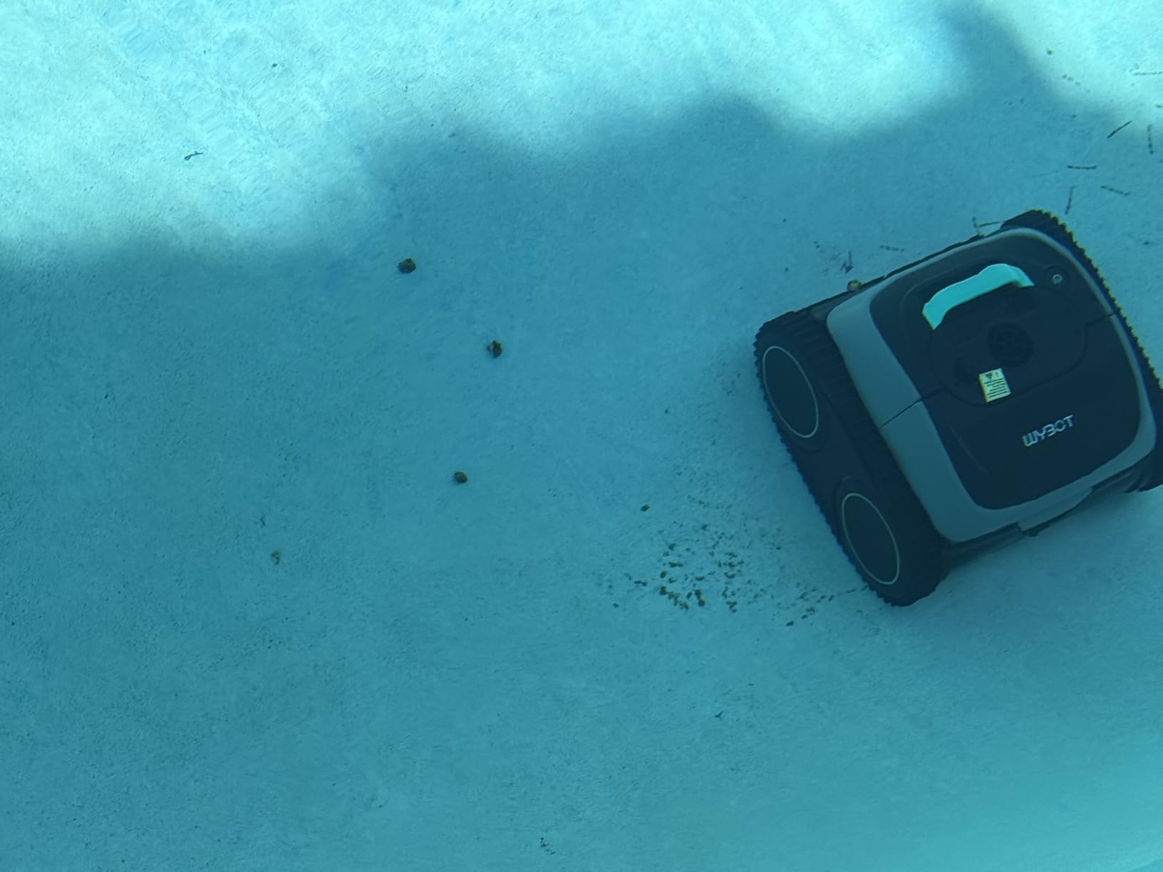 AIPER Scuba S1 Wall Climbing